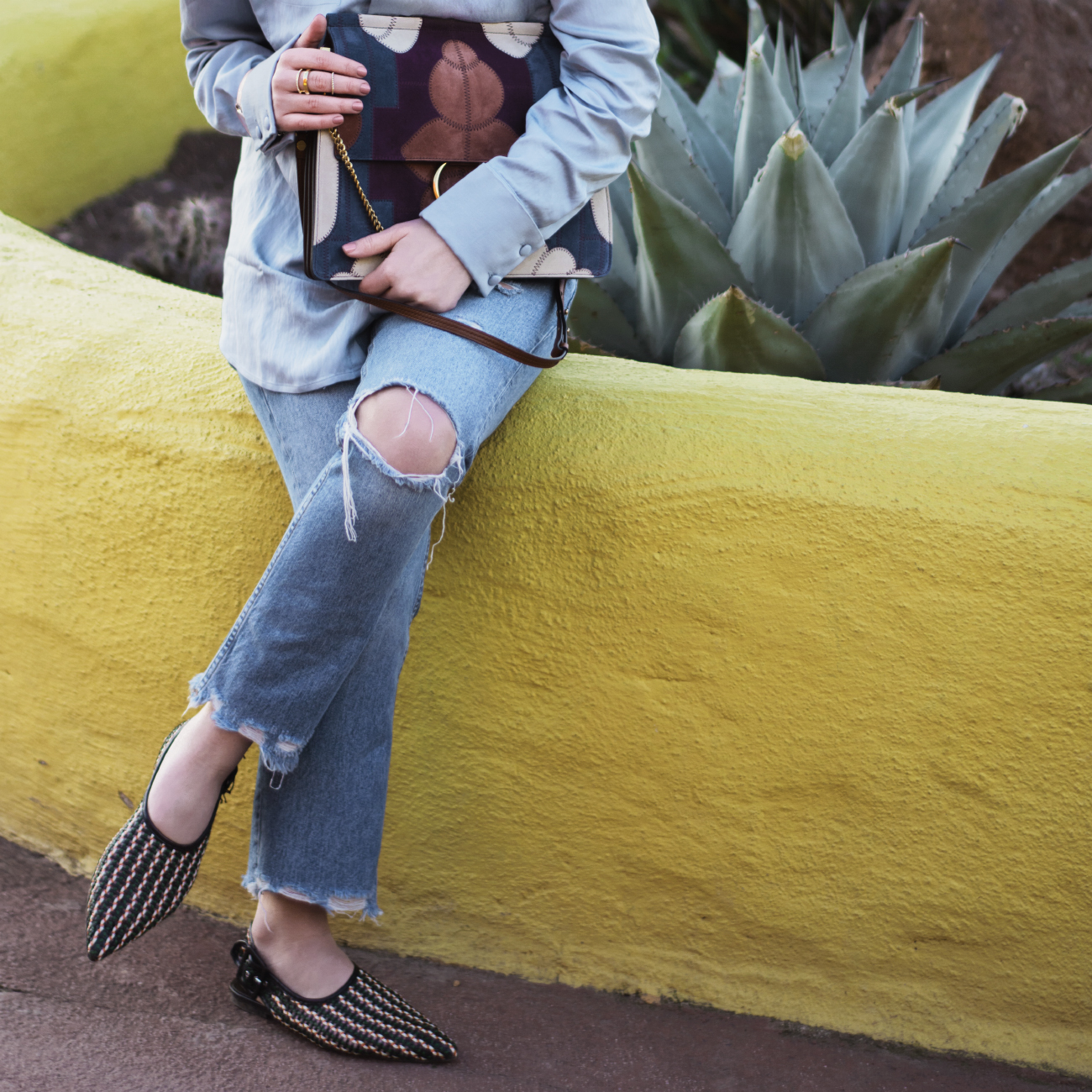 Chloe Faye Outfit & Jeans mit offenem Saum @fleurdemode